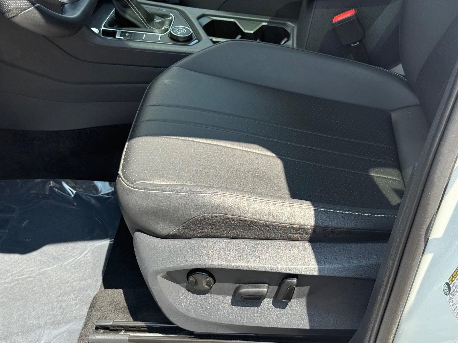 Volkswagen Tiguan Vehicle Image 22