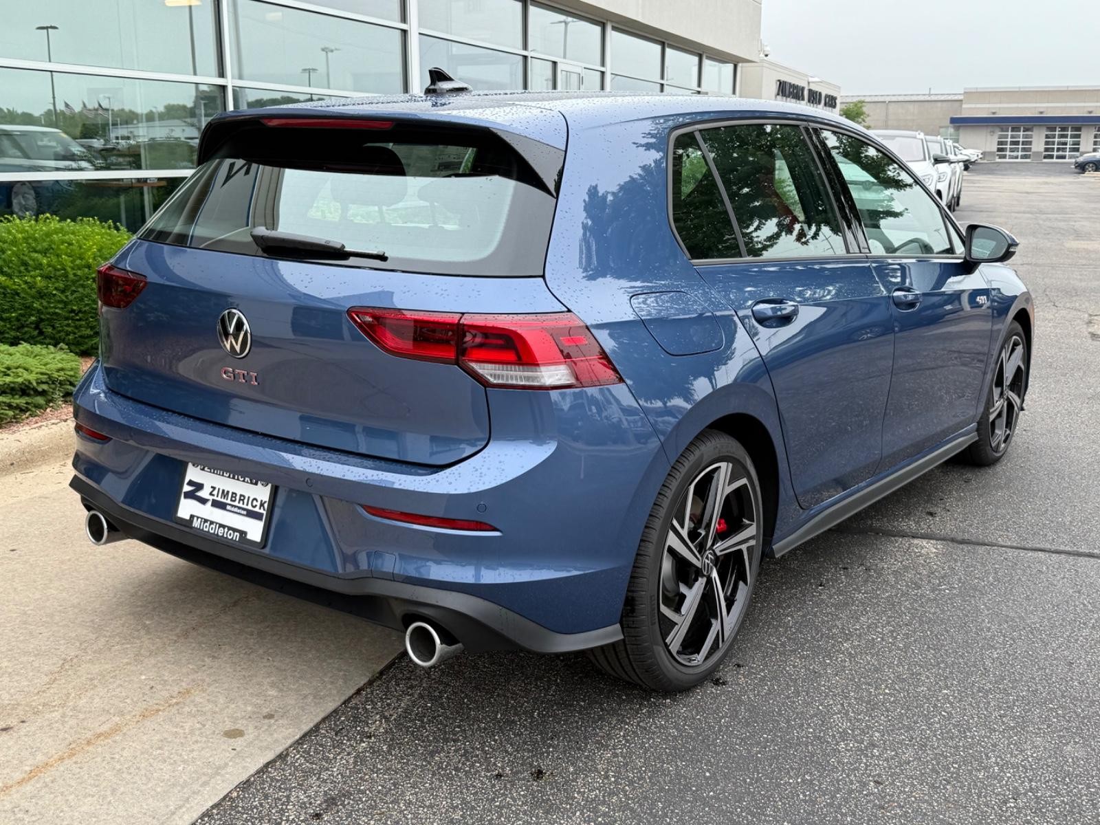 Volkswagen Golf GTI Vehicle Image 03