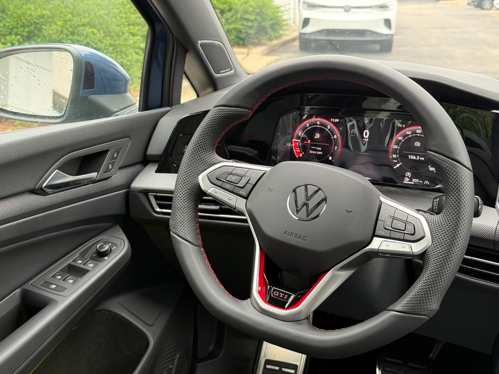 Volkswagen Golf GTI Vehicle Image 09
