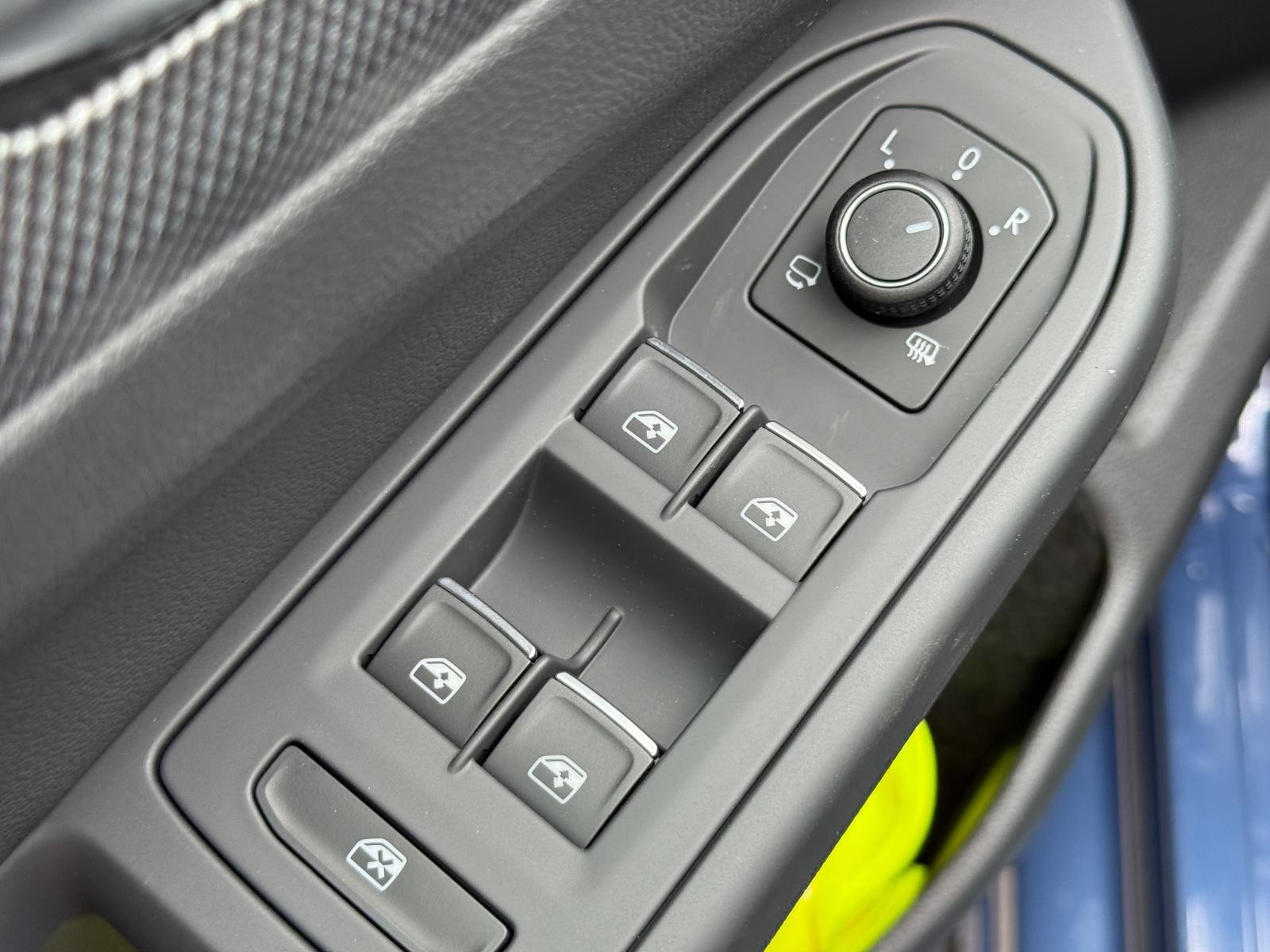 Volkswagen Golf GTI Vehicle Image 15