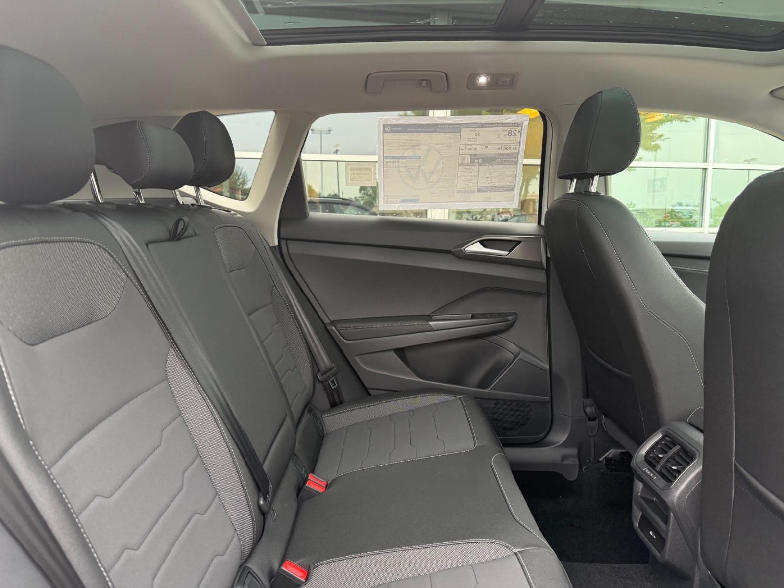 Volkswagen Taos Vehicle Image 05