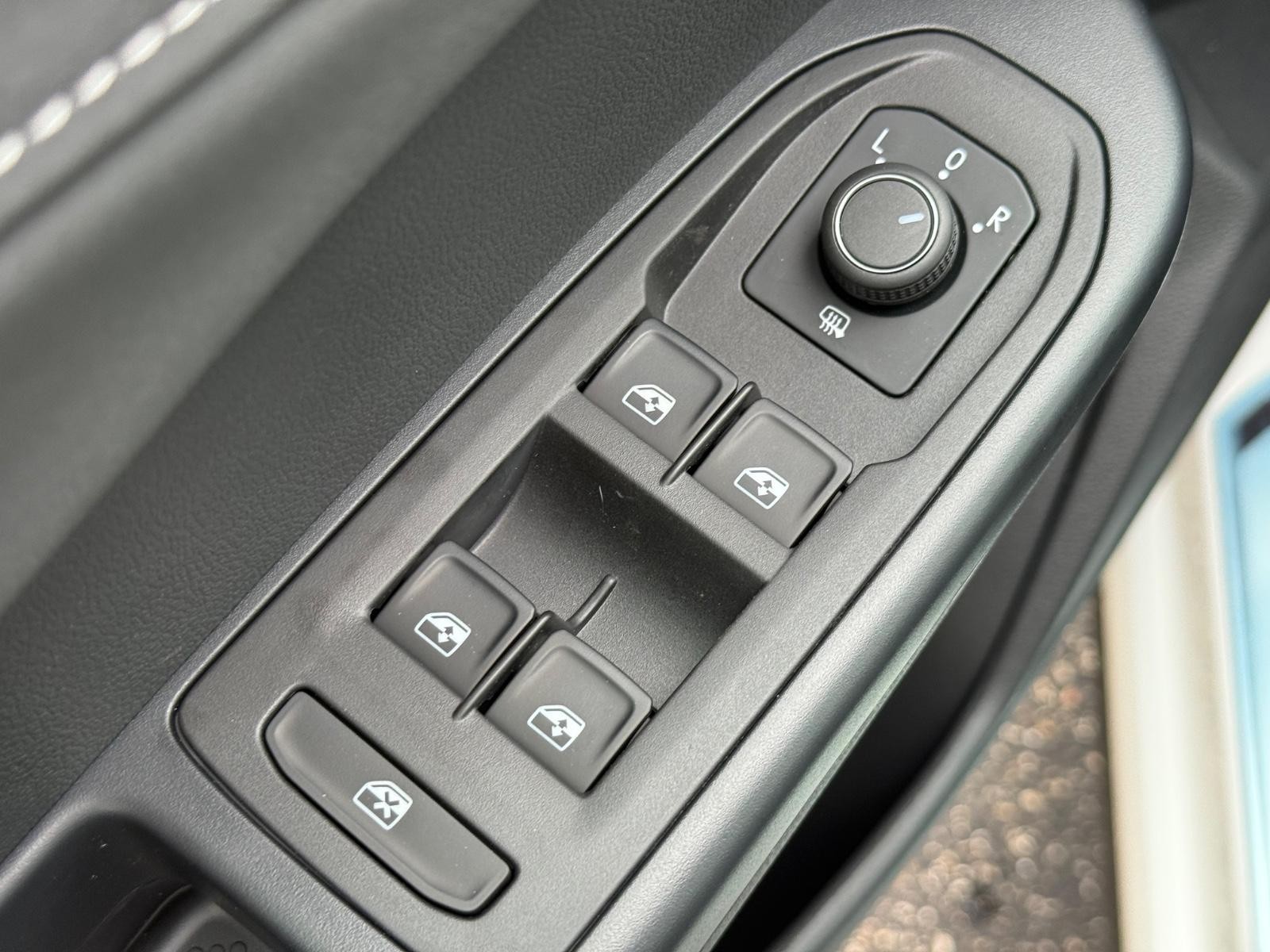 Volkswagen Taos Vehicle Image 15