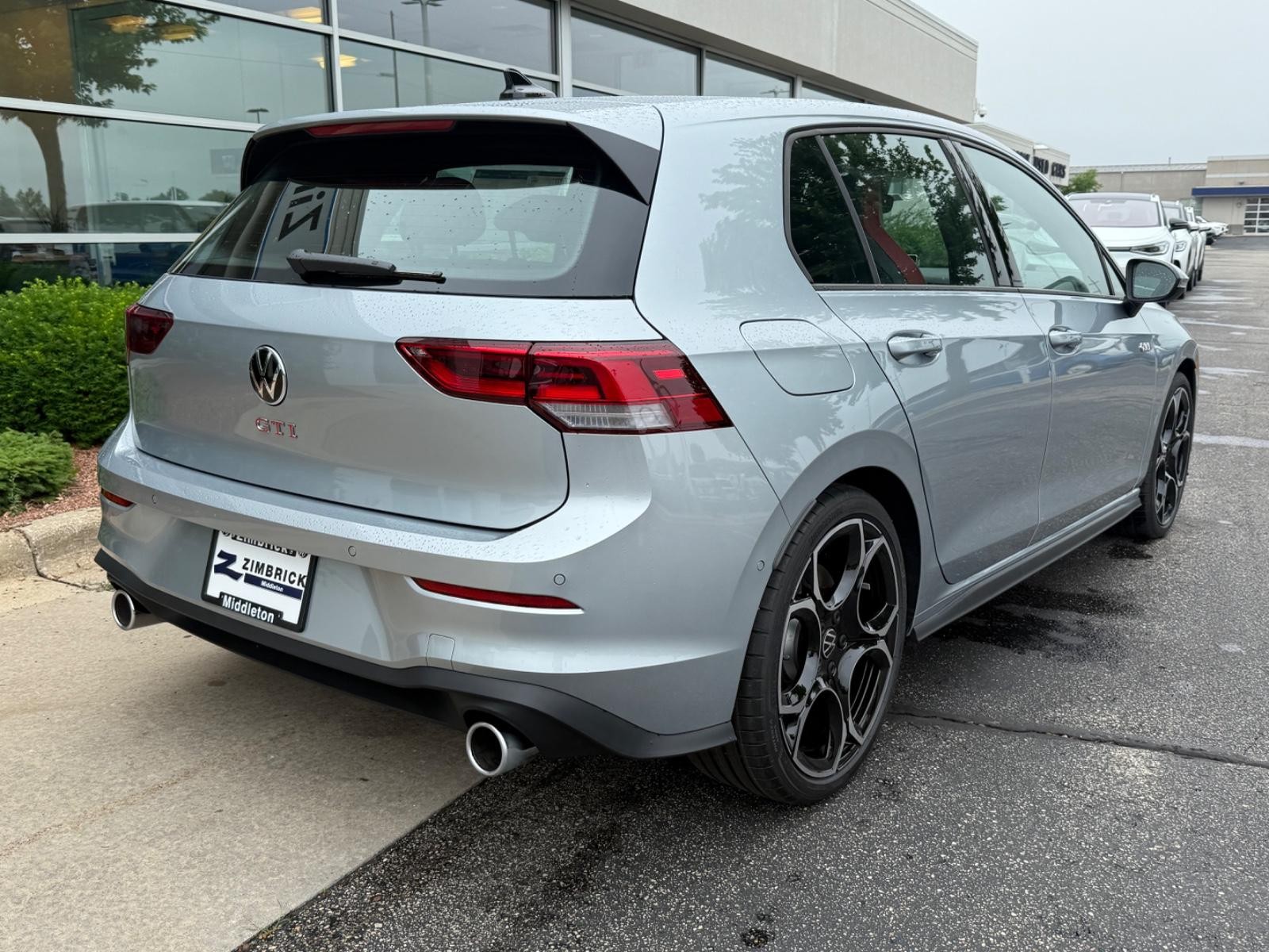 Volkswagen Golf GTI Vehicle Image 03