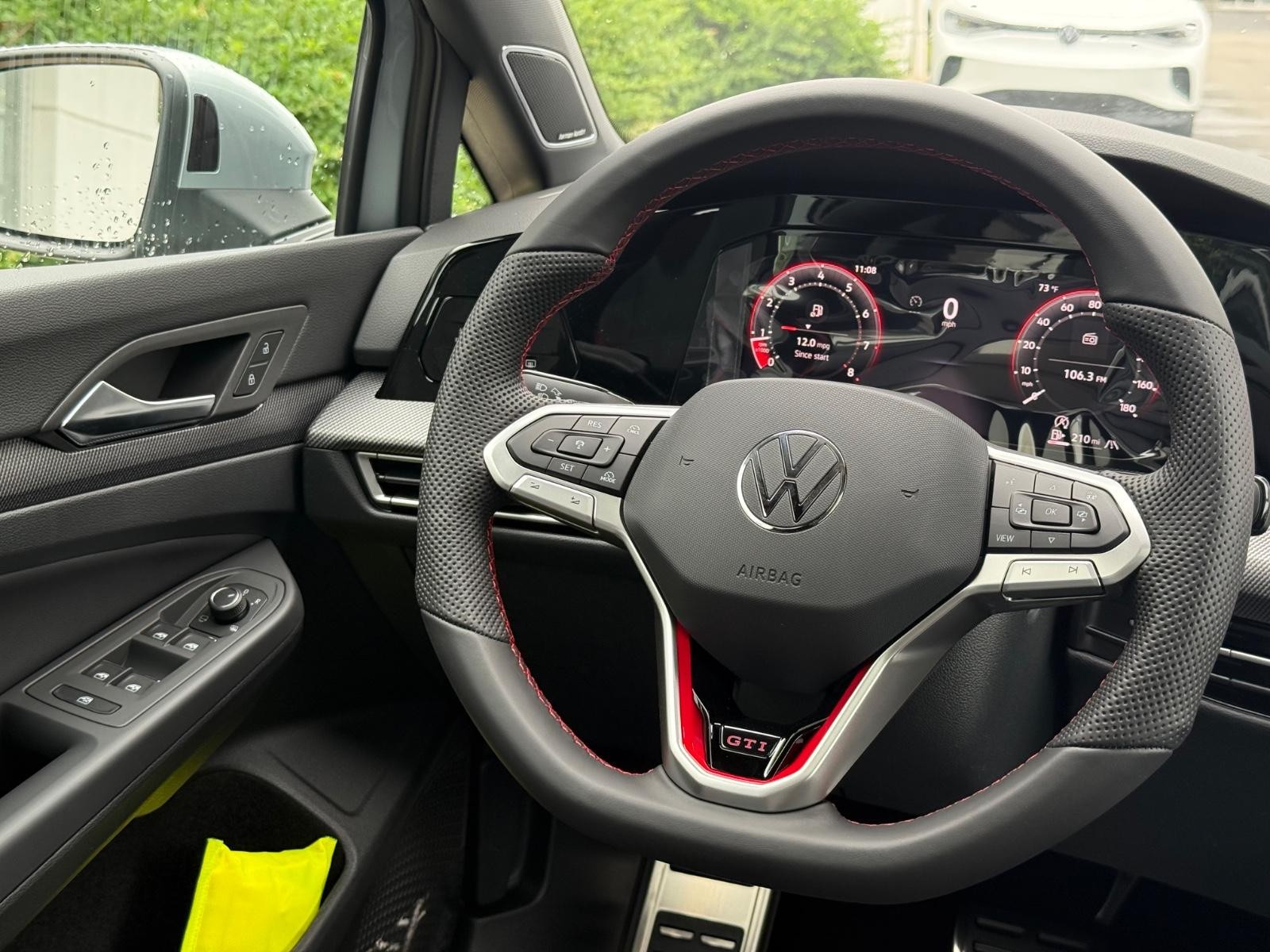 Volkswagen Golf GTI Vehicle Image 09
