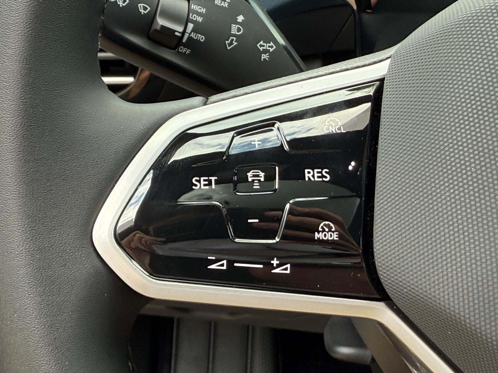 Volkswagen ID.4 Vehicle Image 10