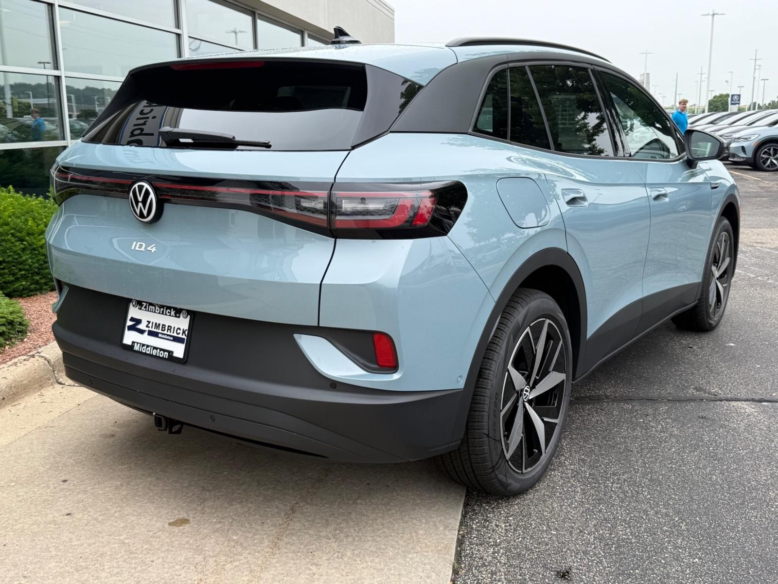 Volkswagen ID.4 Vehicle Image 03
