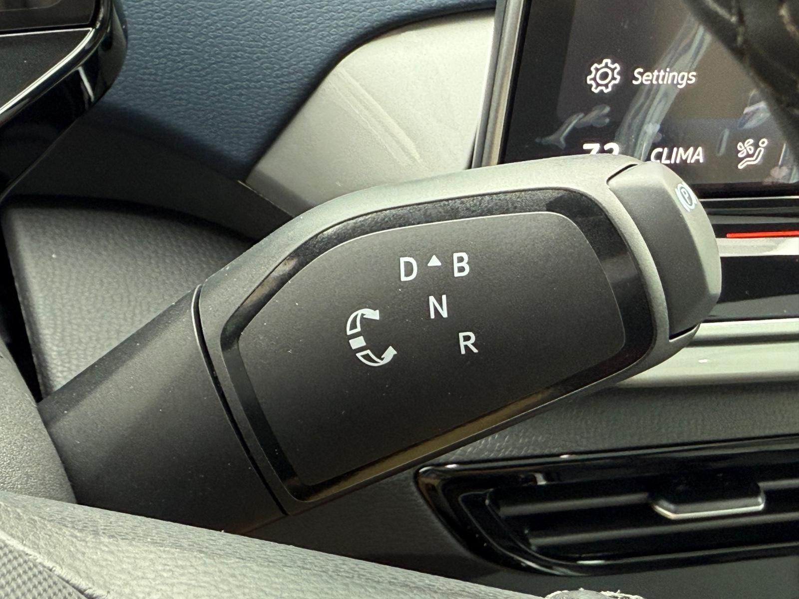 Volkswagen ID.4 Vehicle Image 14