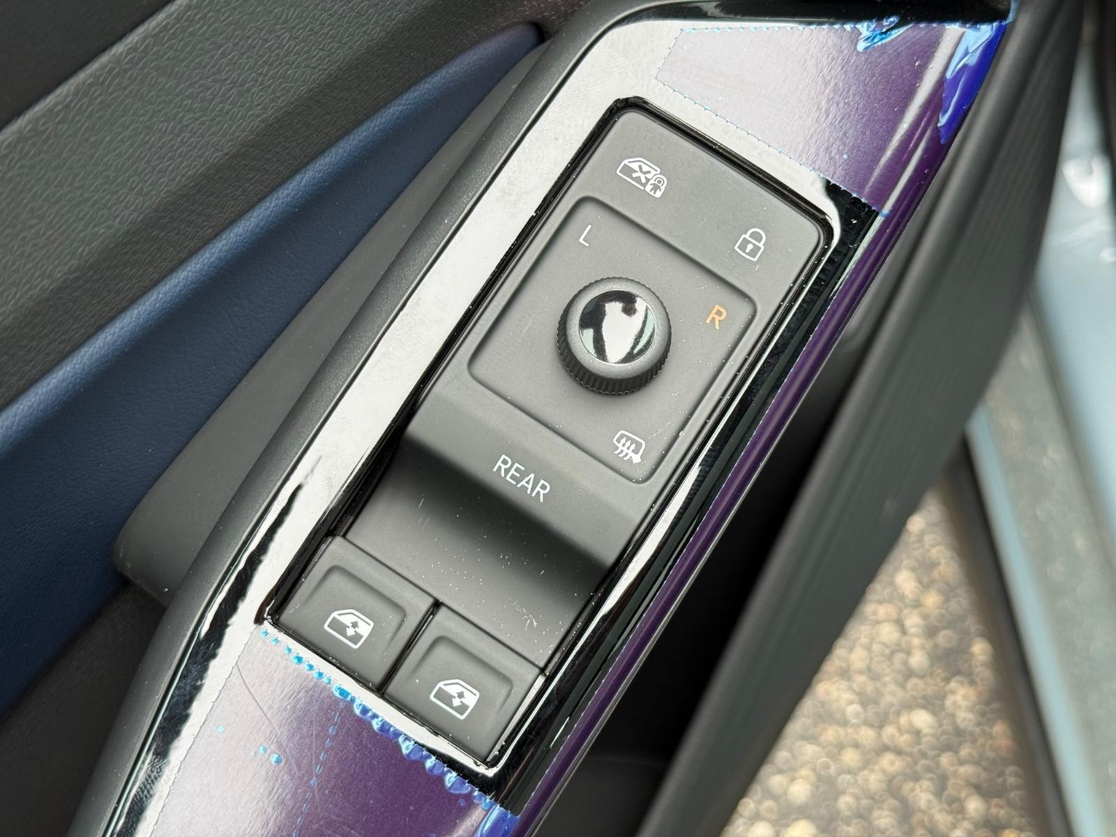 Volkswagen ID.4 Vehicle Image 15