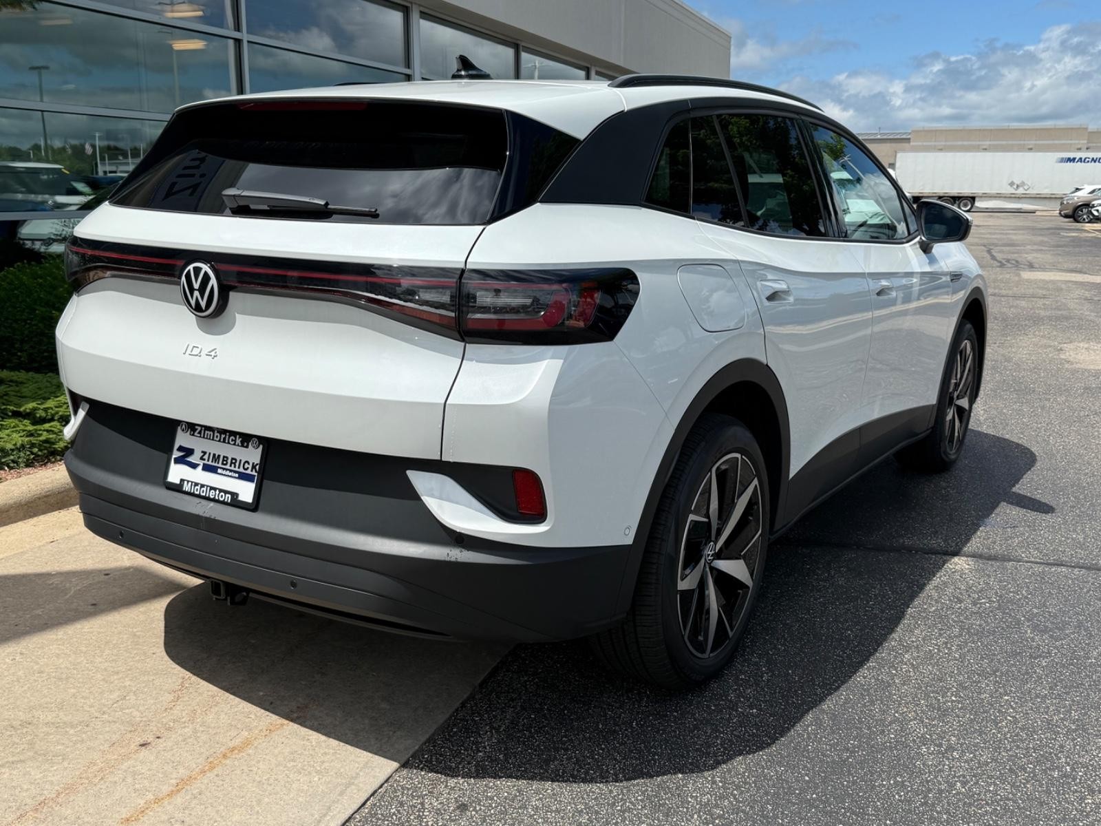 Volkswagen ID.4 Vehicle Image 03