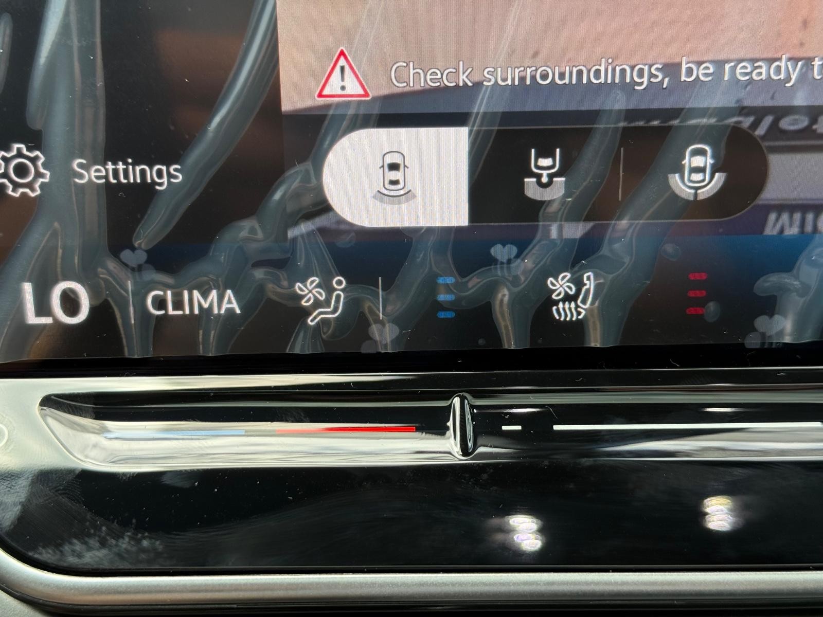 Volkswagen ID.4 Vehicle Image 14