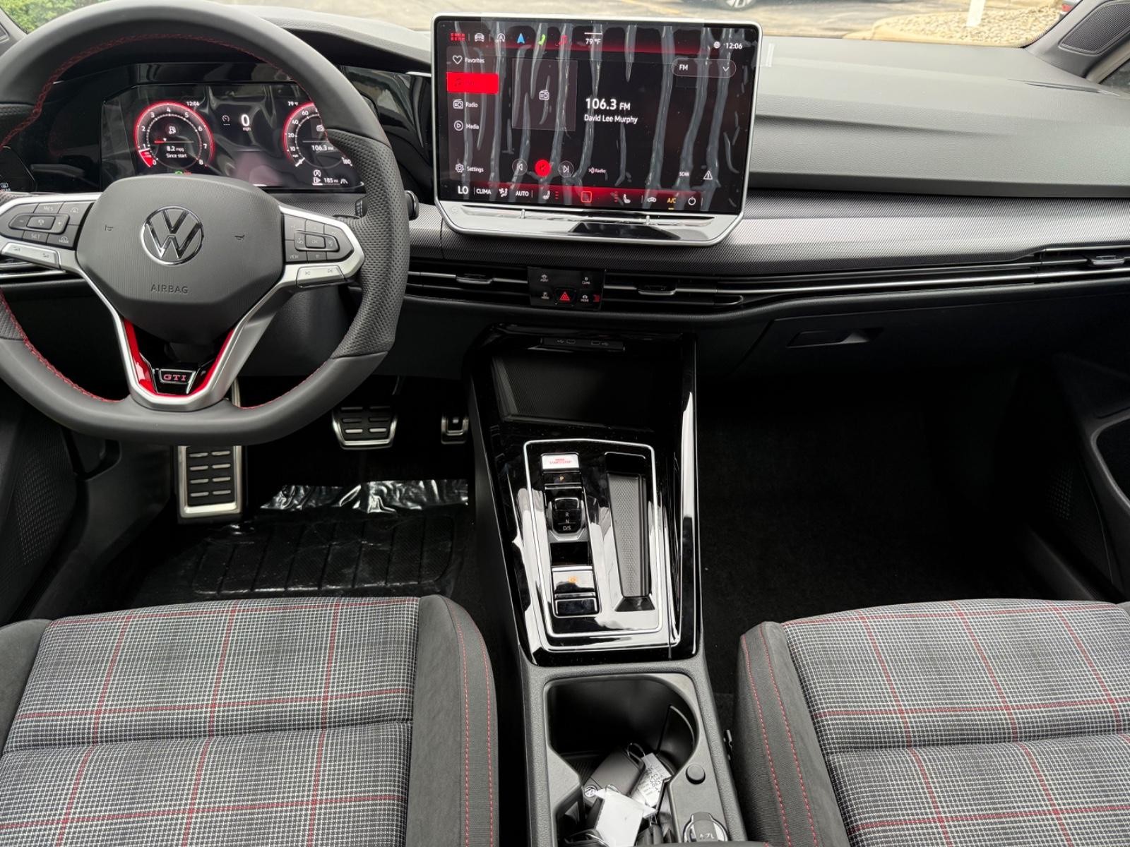 Volkswagen Golf GTI Vehicle Image 06