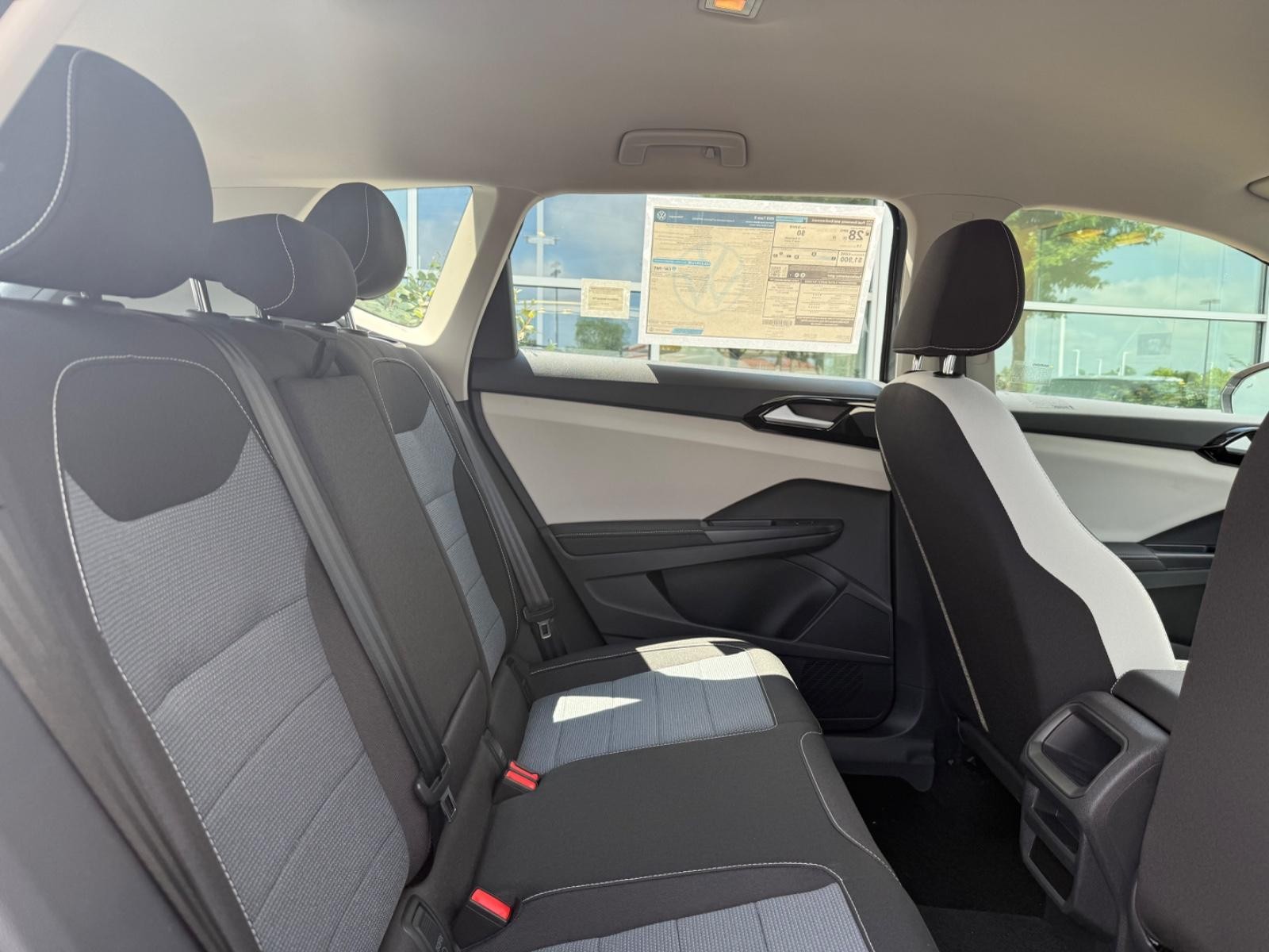 Volkswagen Taos Vehicle Image 05