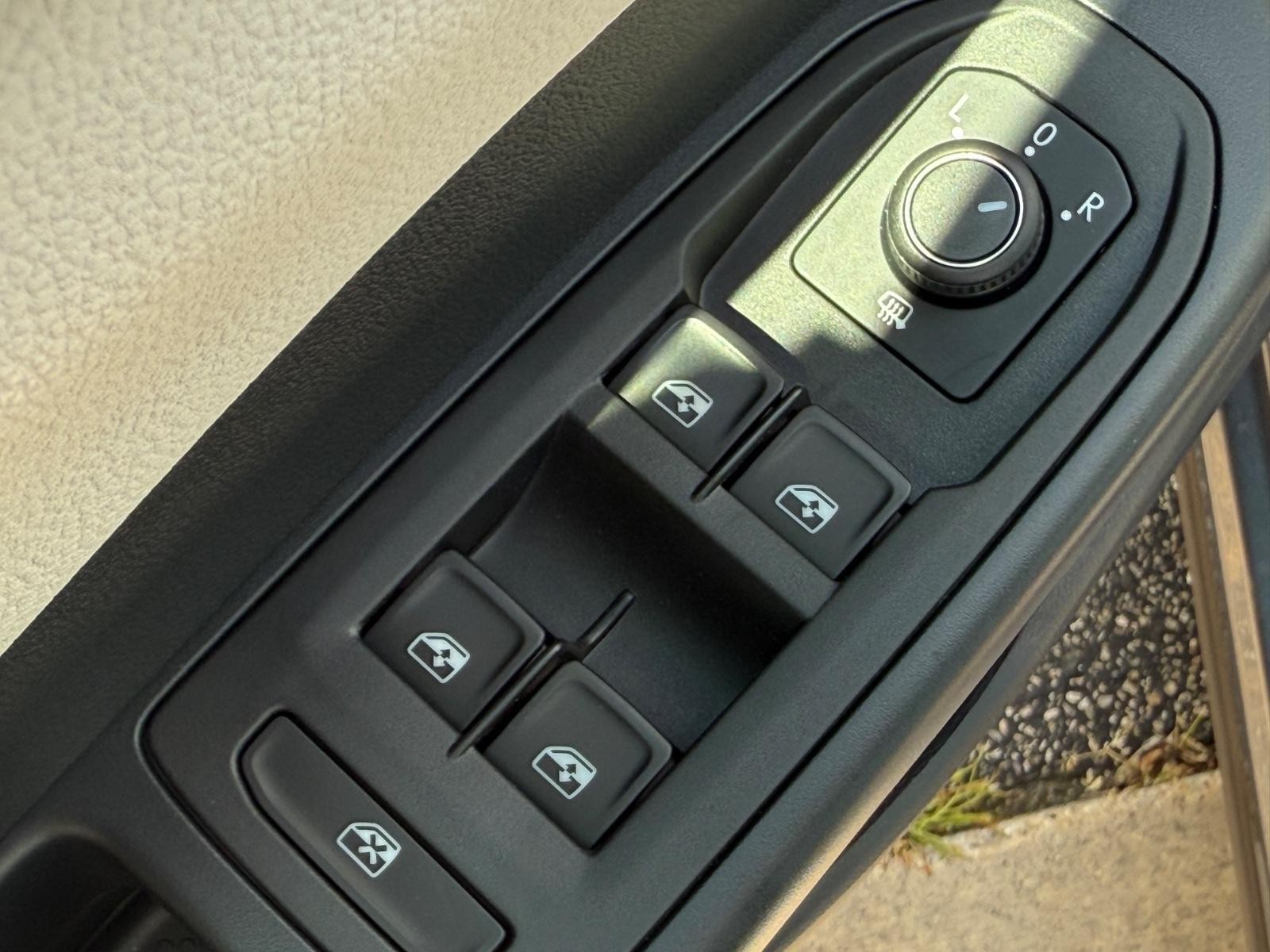Volkswagen Taos Vehicle Image 15
