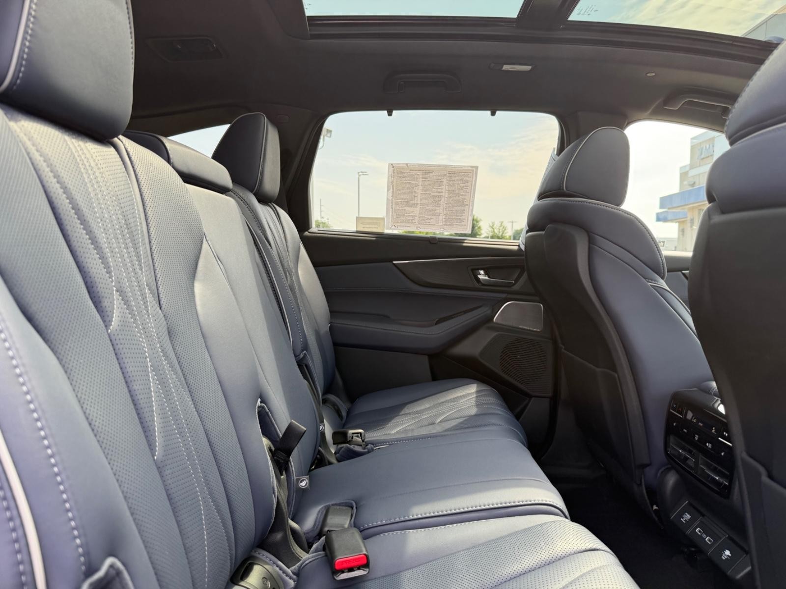 Acura MDX Vehicle Image 10