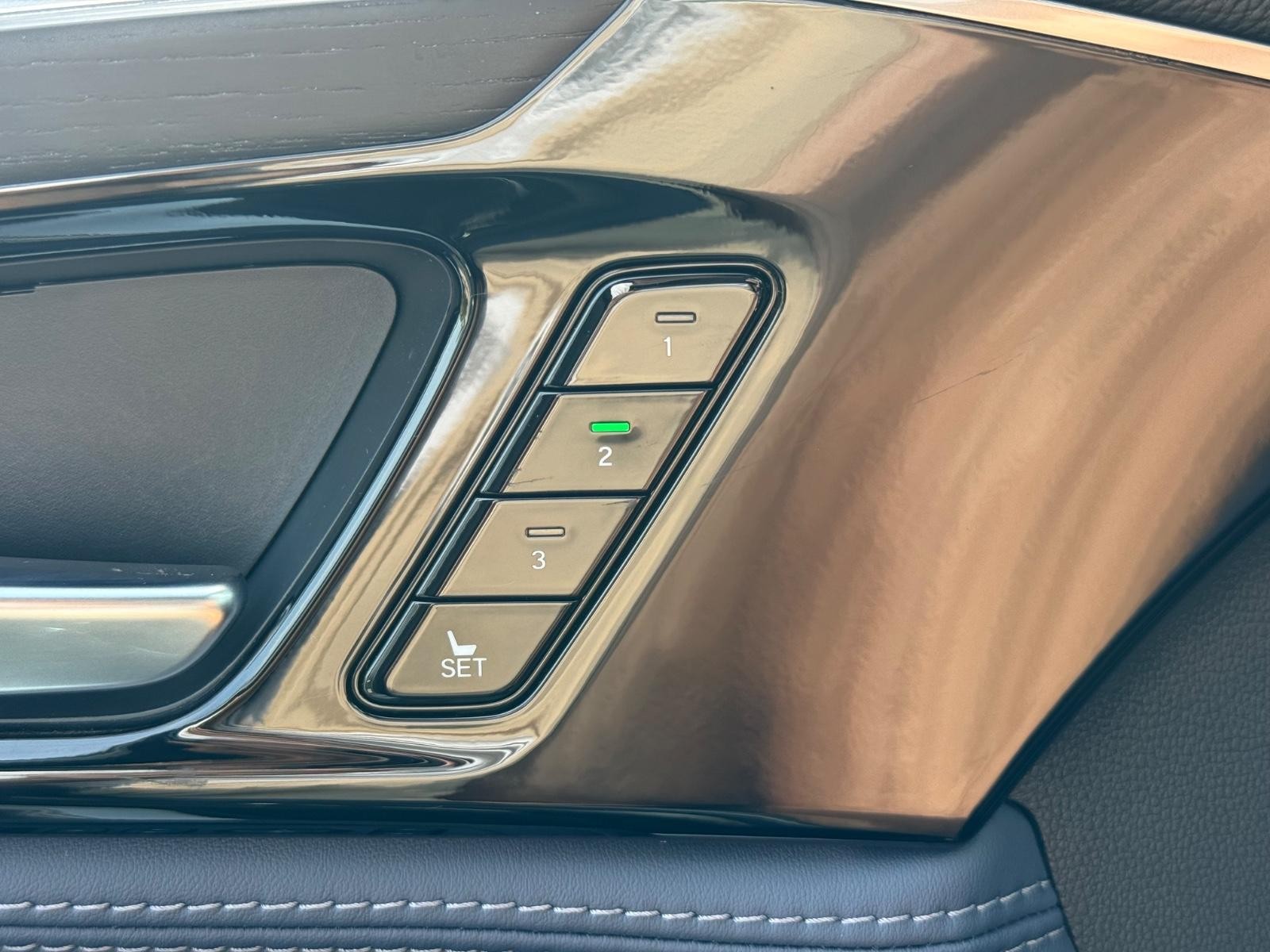 Acura MDX Vehicle Image 16