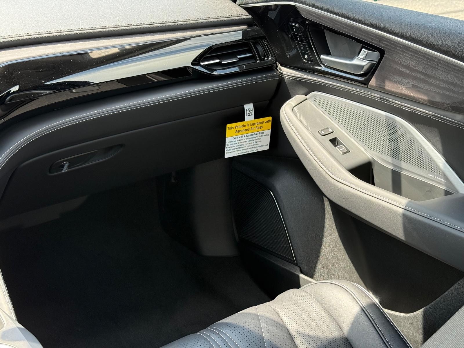 Acura MDX Vehicle Image 10