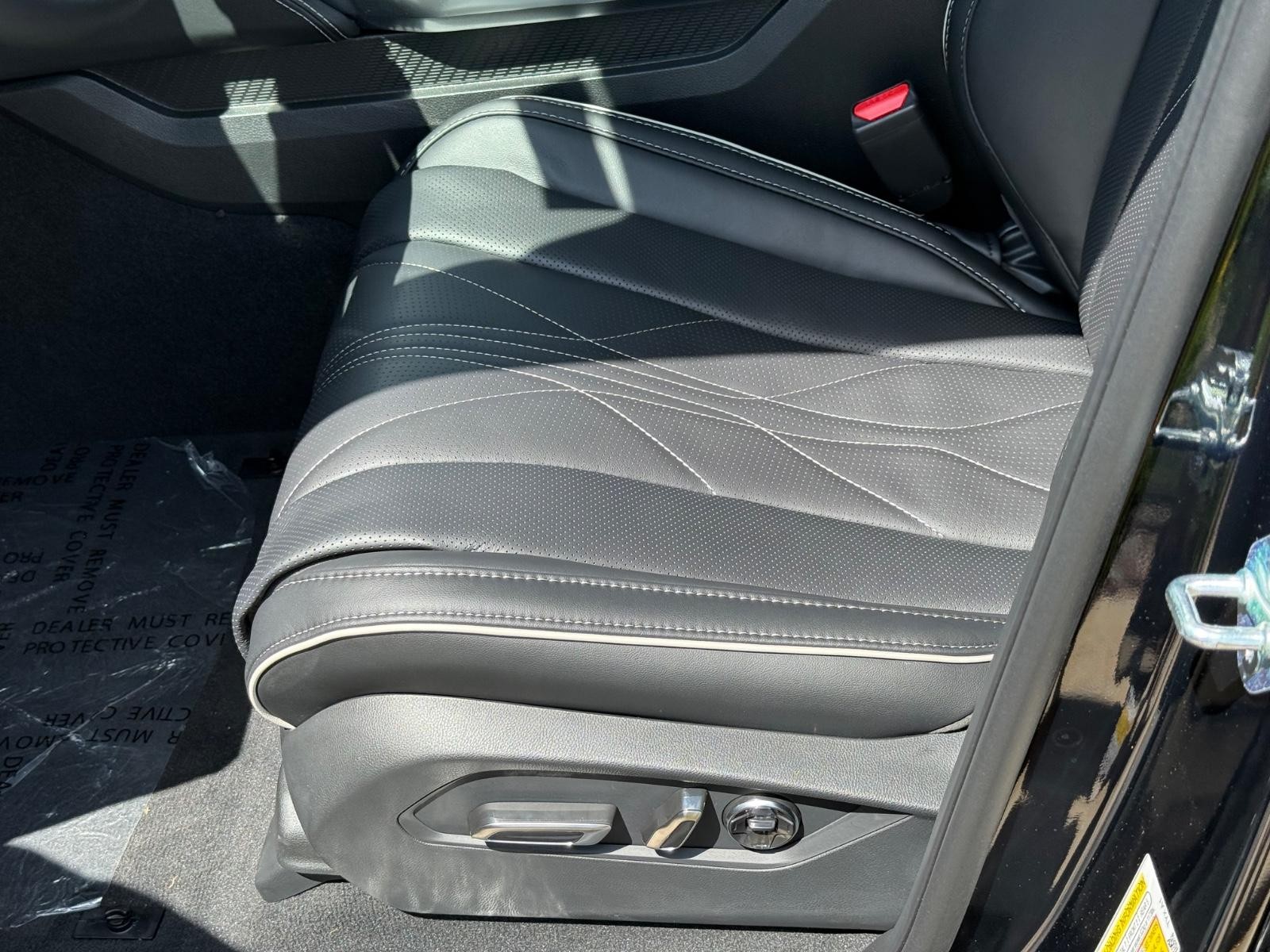 Acura MDX Vehicle Image 16