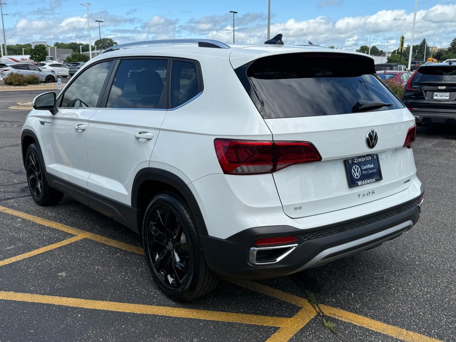 Volkswagen Taos Vehicle Image 06