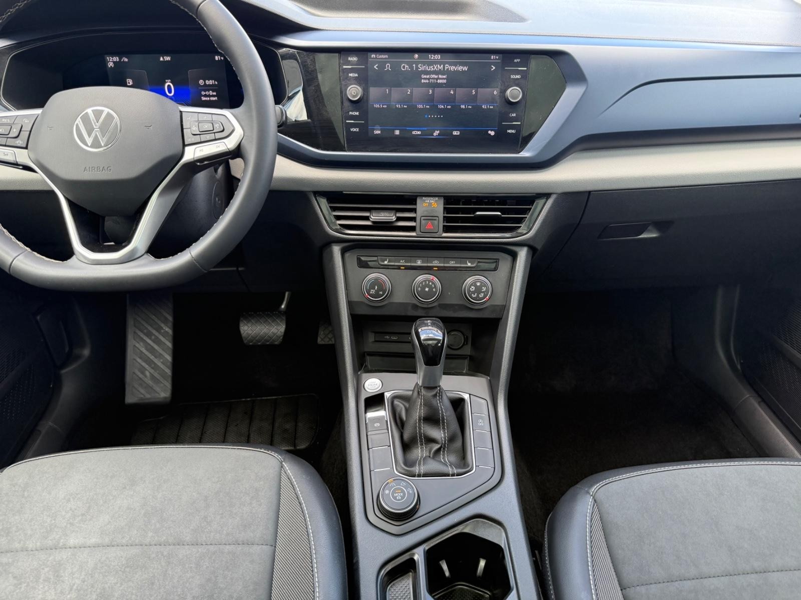 Volkswagen Taos Vehicle Image 11