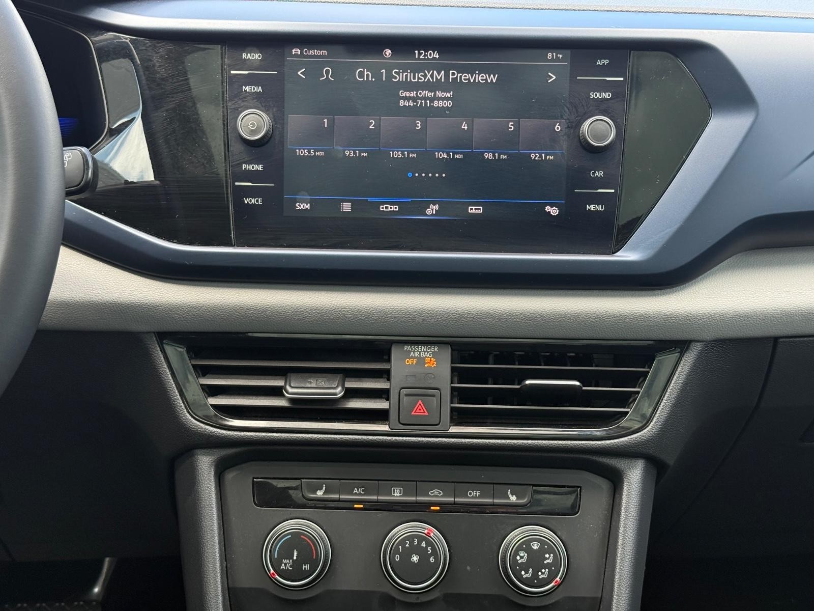 Volkswagen Taos Vehicle Image 12
