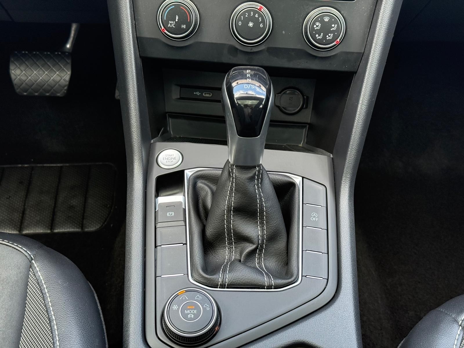 Volkswagen Taos Vehicle Image 13