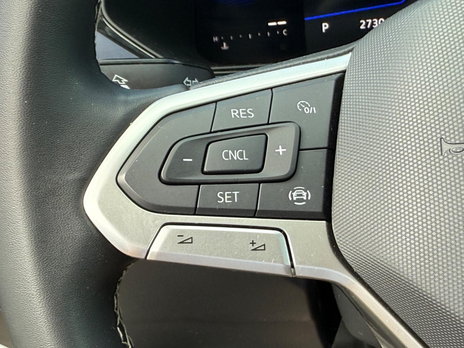 Volkswagen Taos Vehicle Image 16