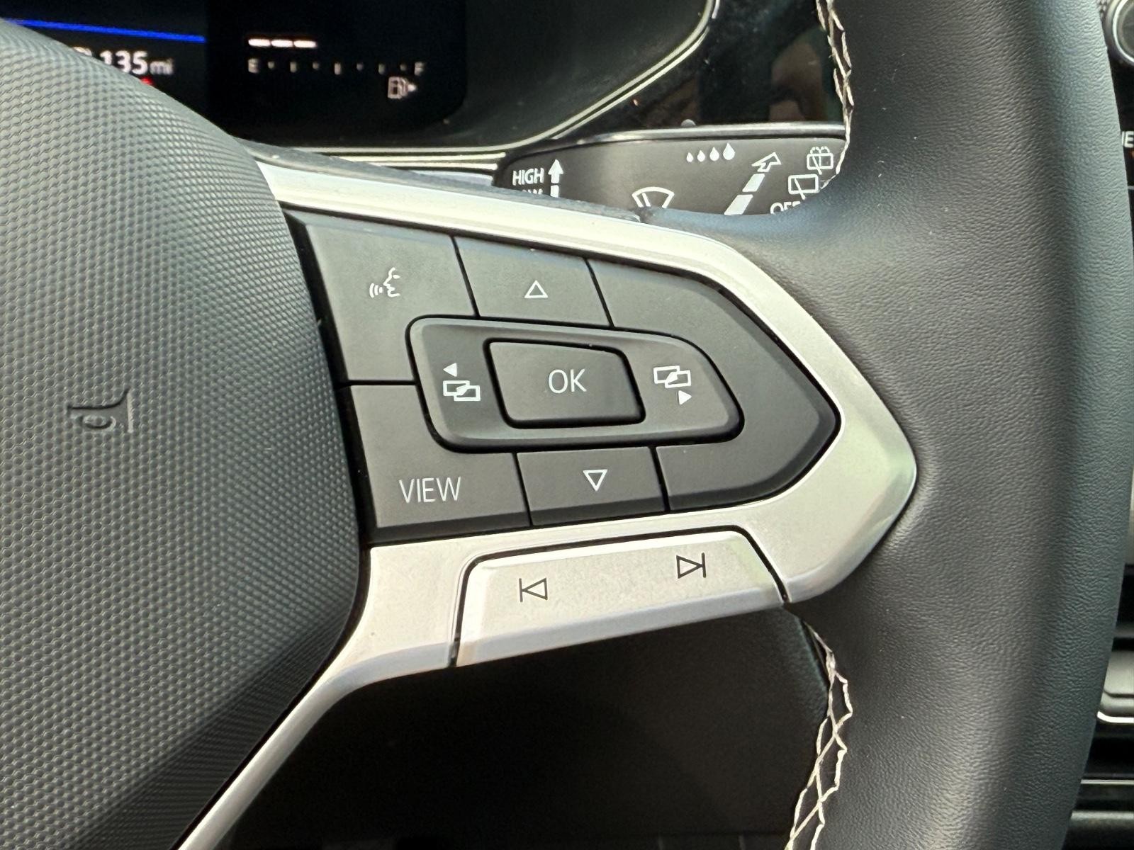 Volkswagen Taos Vehicle Image 17