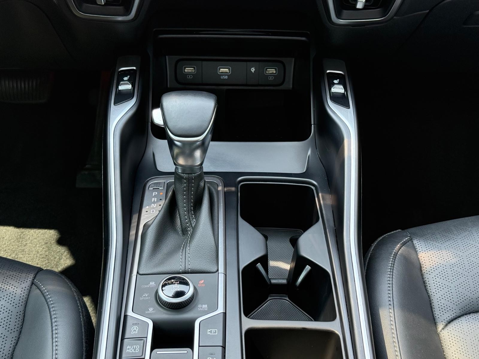 Kia Sorento Vehicle Image 13