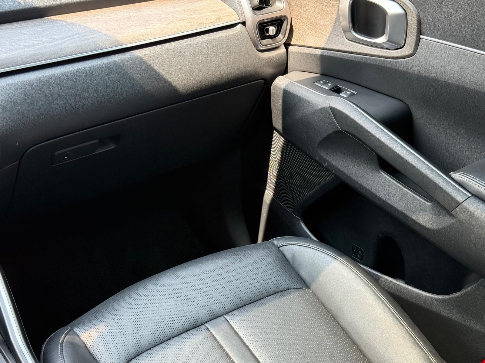 Kia Sorento Vehicle Image 15