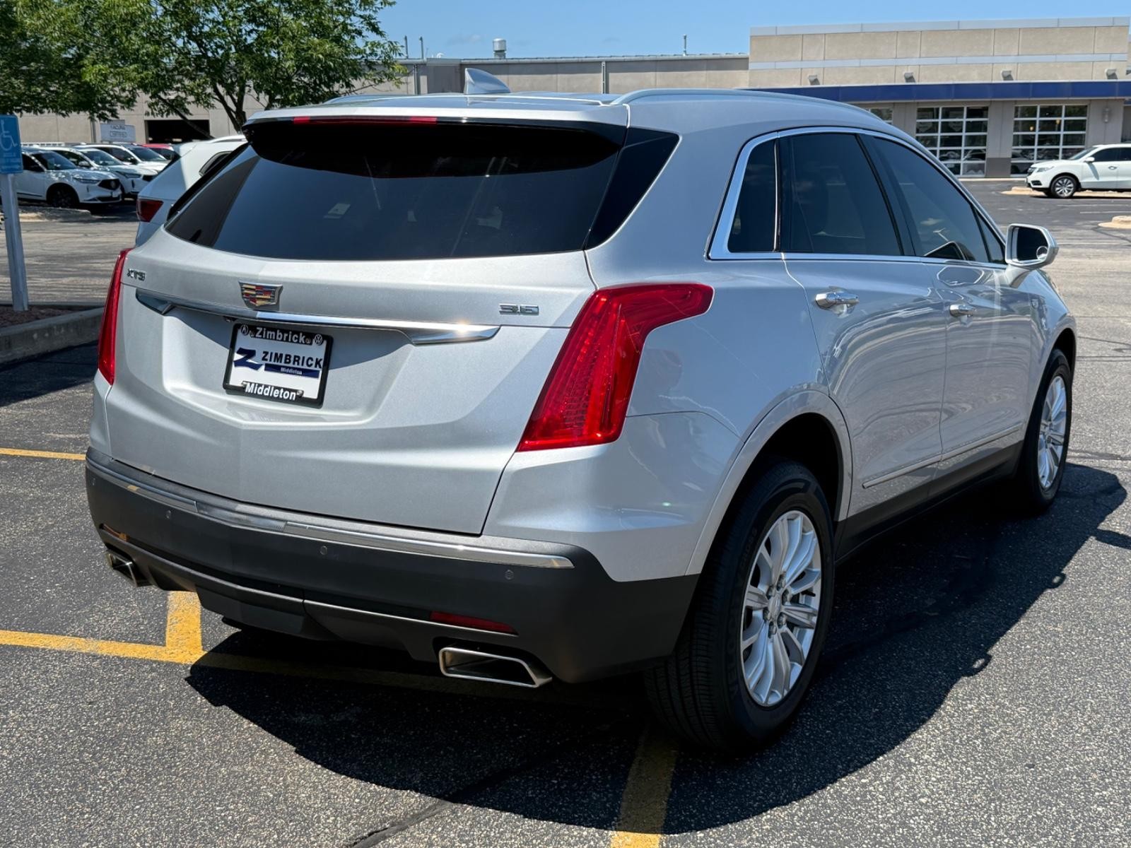 Cadillac XT5 Vehicle Image 03