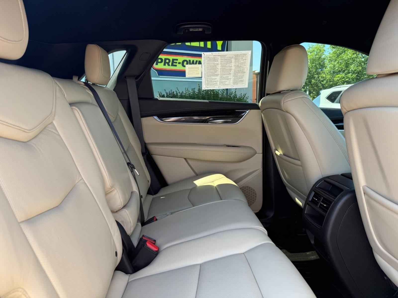 Cadillac XT5 Vehicle Image 10