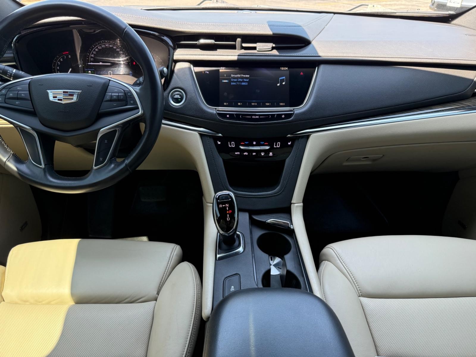 Cadillac XT5 Vehicle Image 11