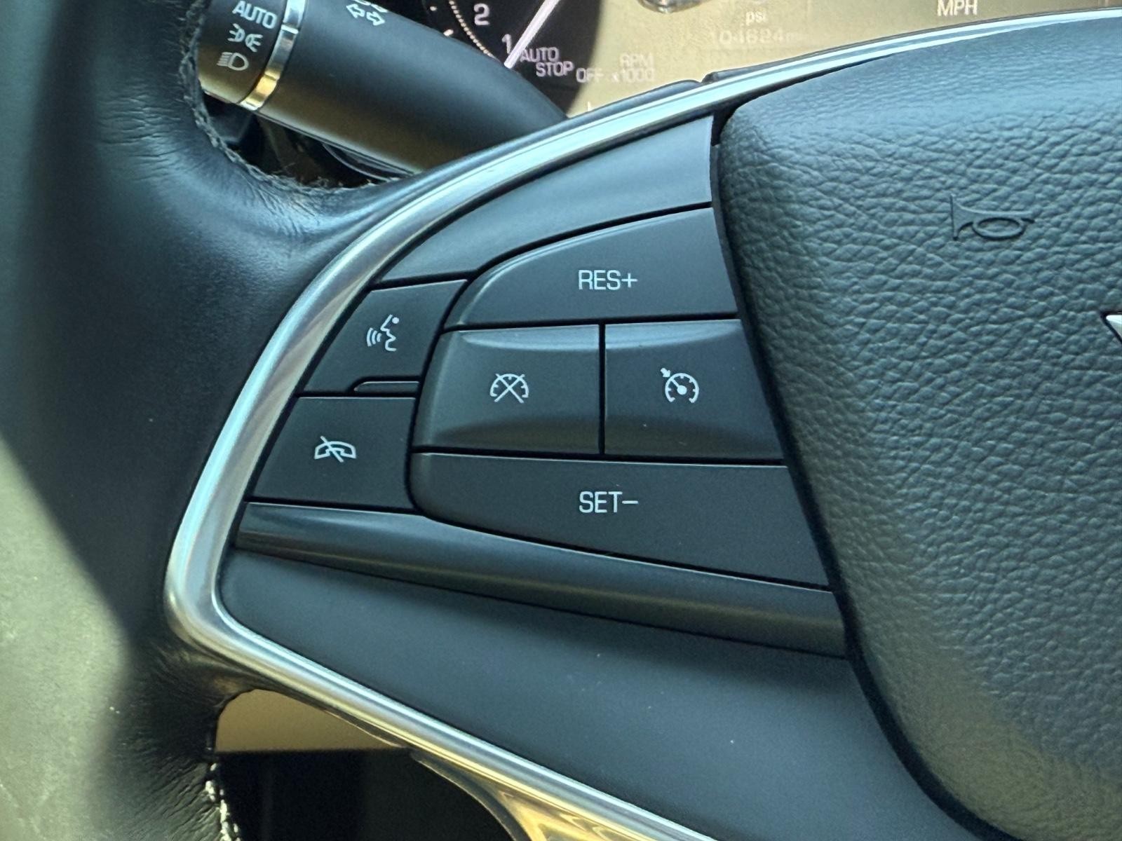 Cadillac XT5 Vehicle Image 16