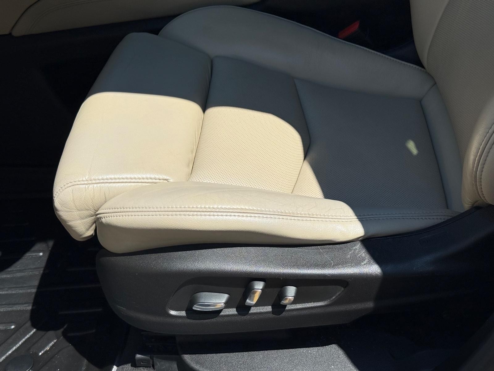 Cadillac XT5 Vehicle Image 22