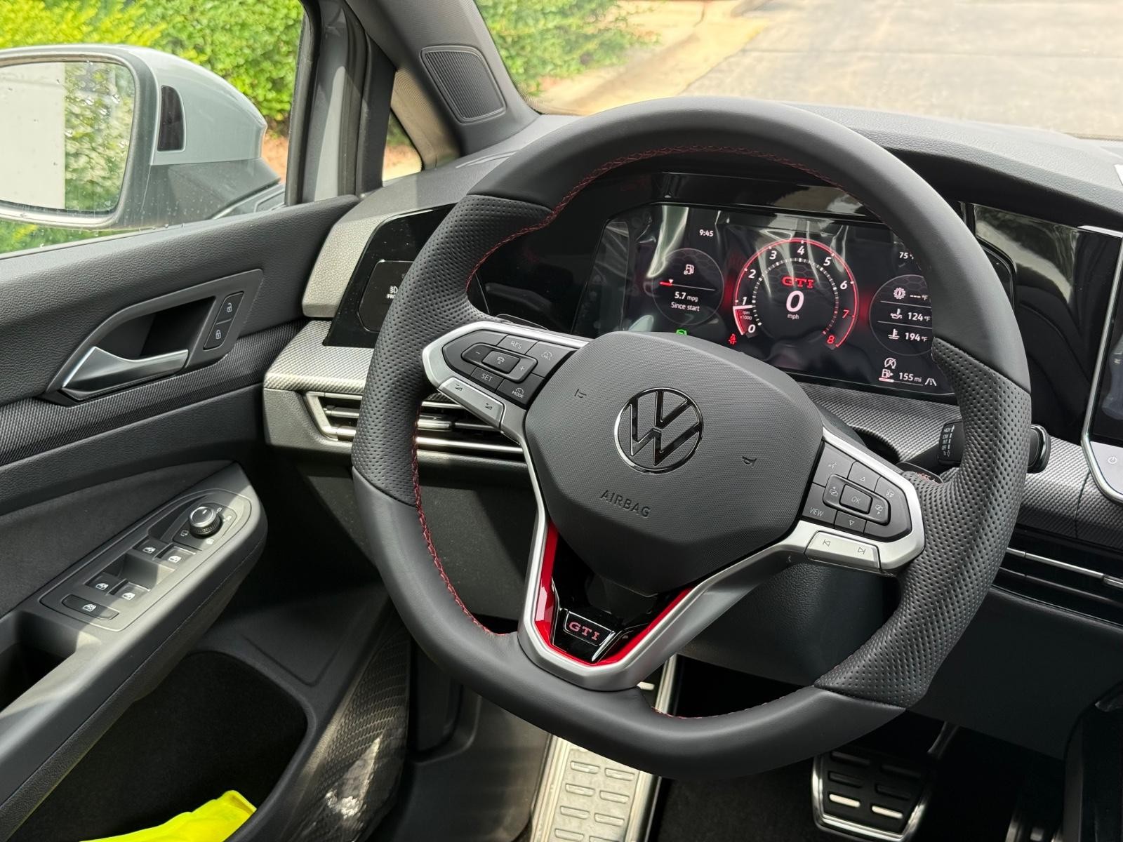 Volkswagen Golf GTI Vehicle Image 09