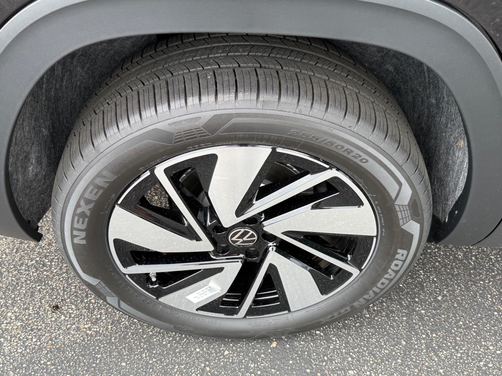 Volkswagen Atlas Vehicle Image 04