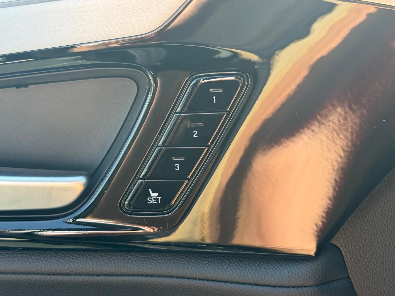 Acura MDX Vehicle Image 11