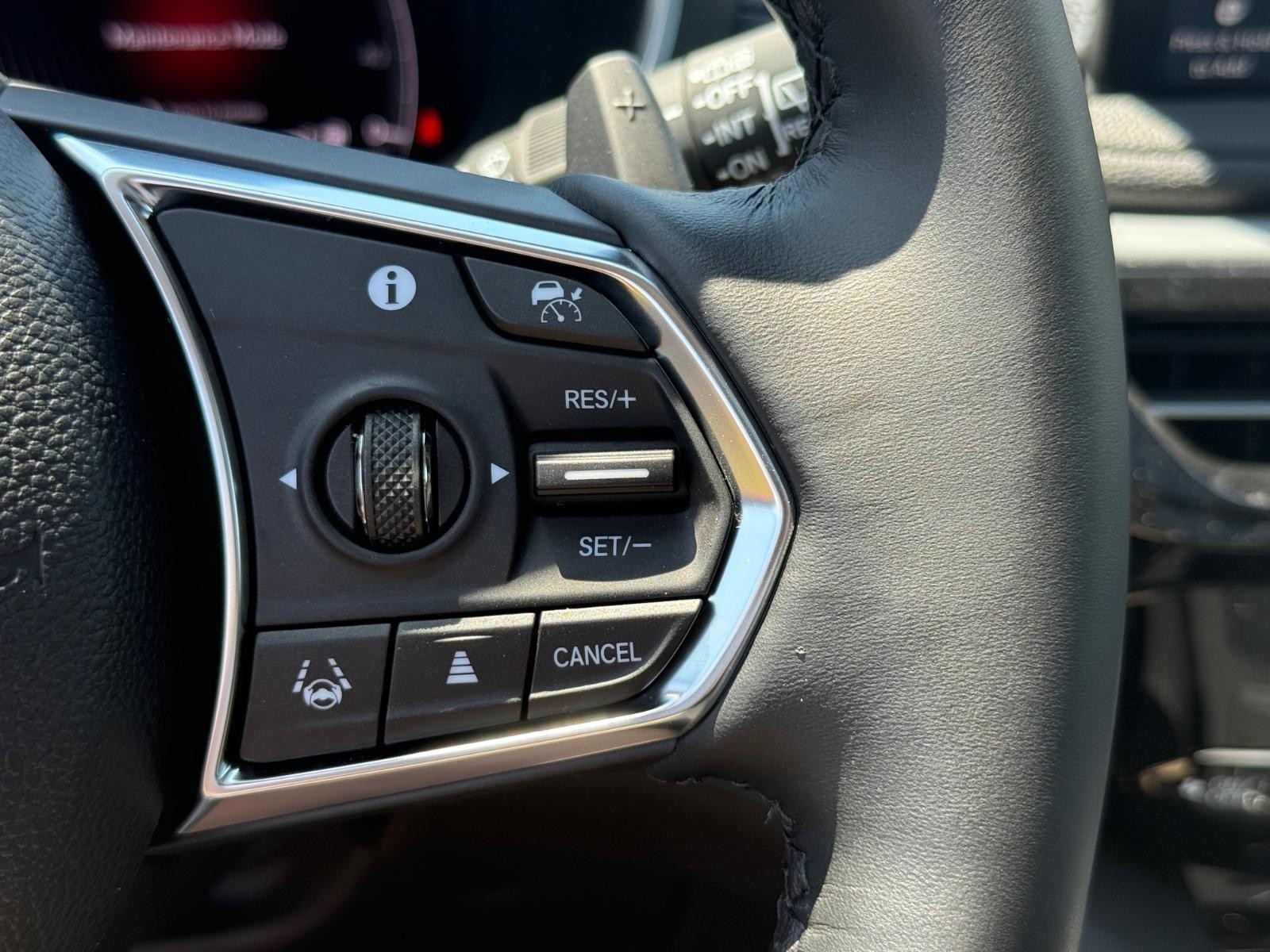 Acura MDX Vehicle Image 13