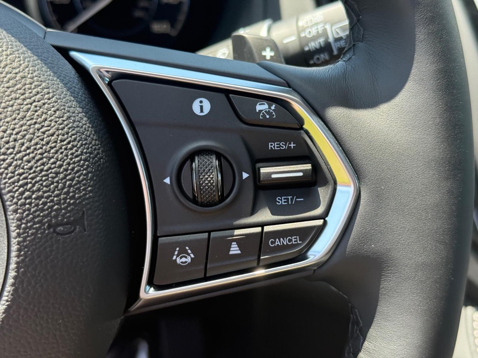 Acura RDX Vehicle Image 13