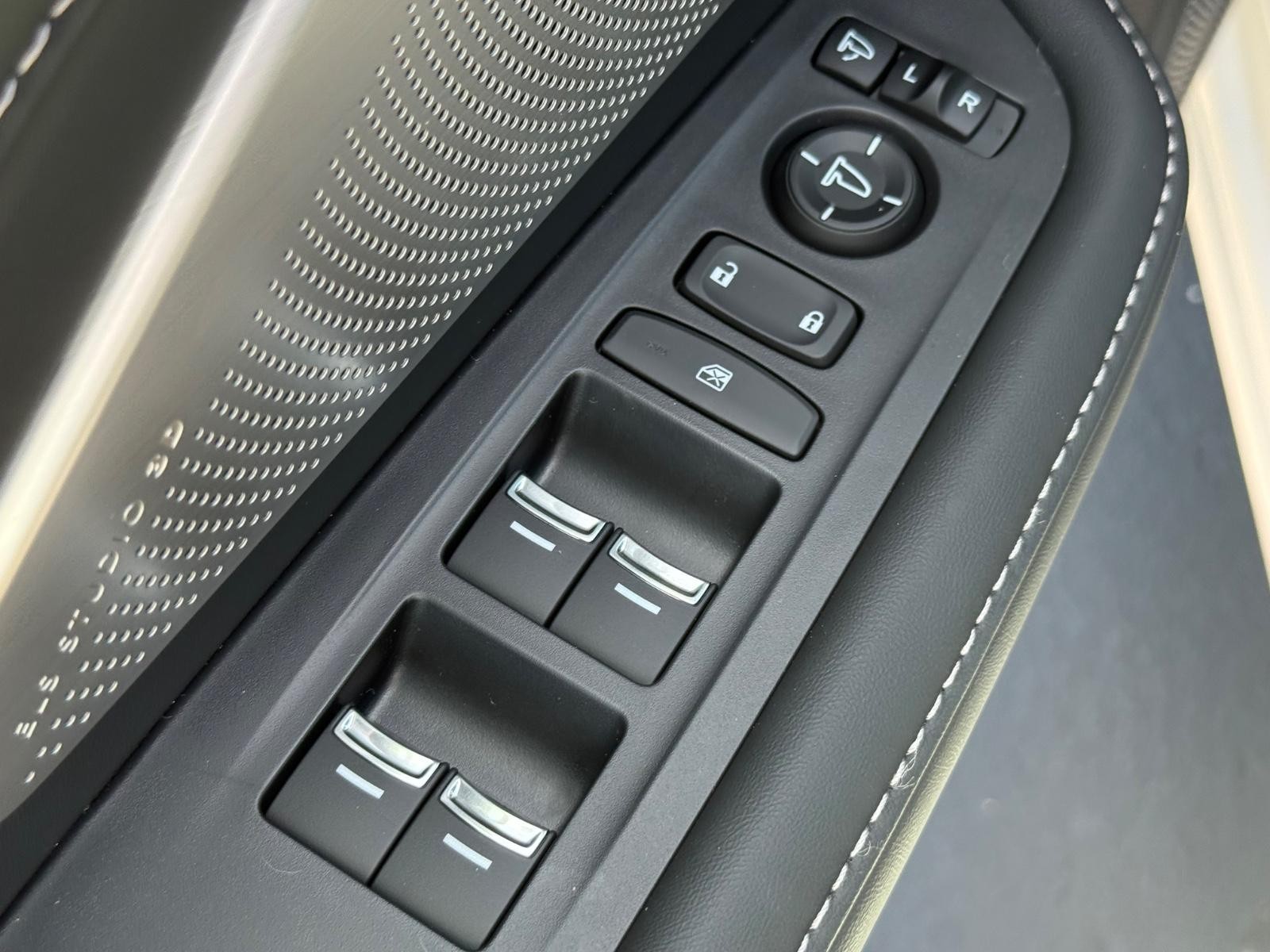 Acura RDX Vehicle Image 16