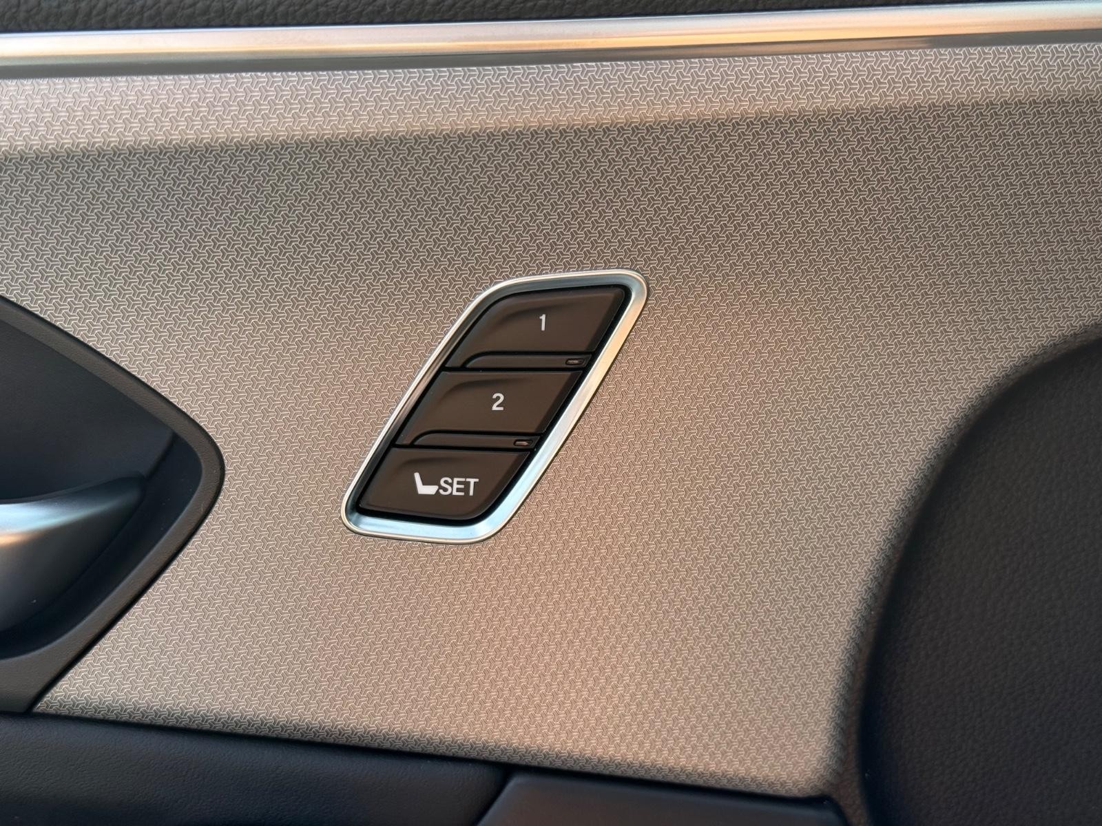 Acura TLX Vehicle Image 11
