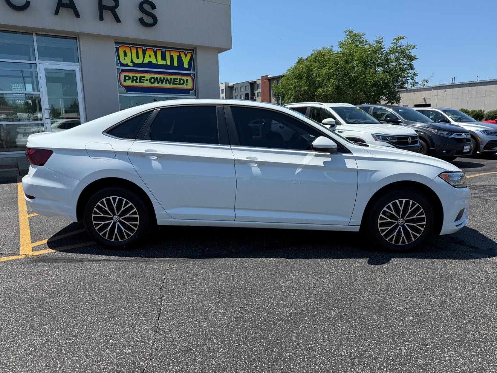 Volkswagen Jetta Vehicle Image 02