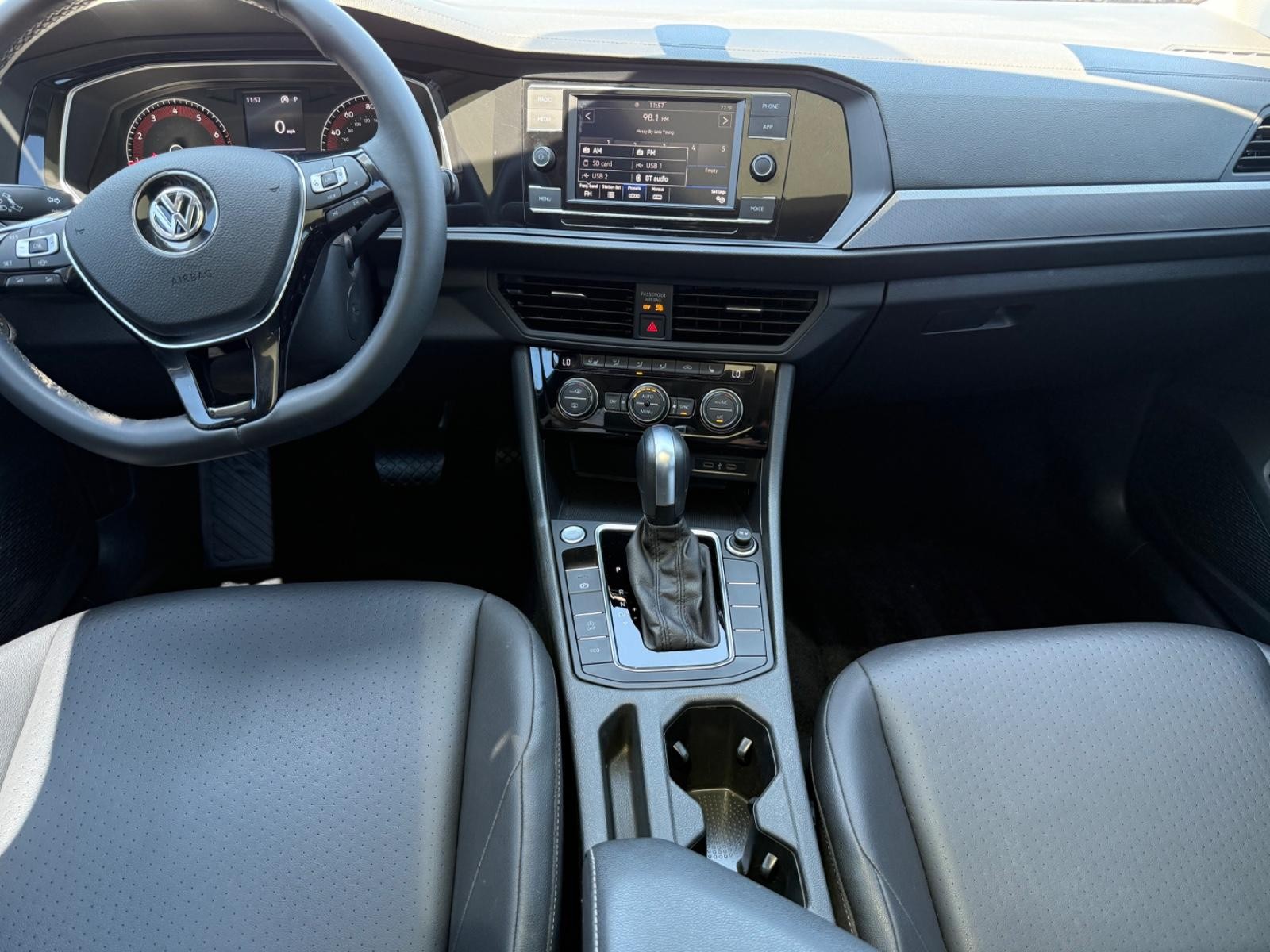 Volkswagen Jetta Vehicle Image 11