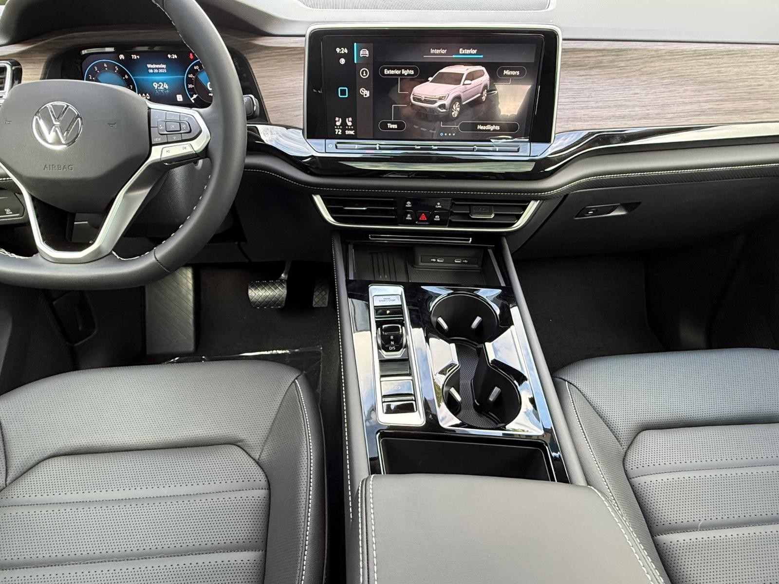 Volkswagen Atlas Vehicle Image 07