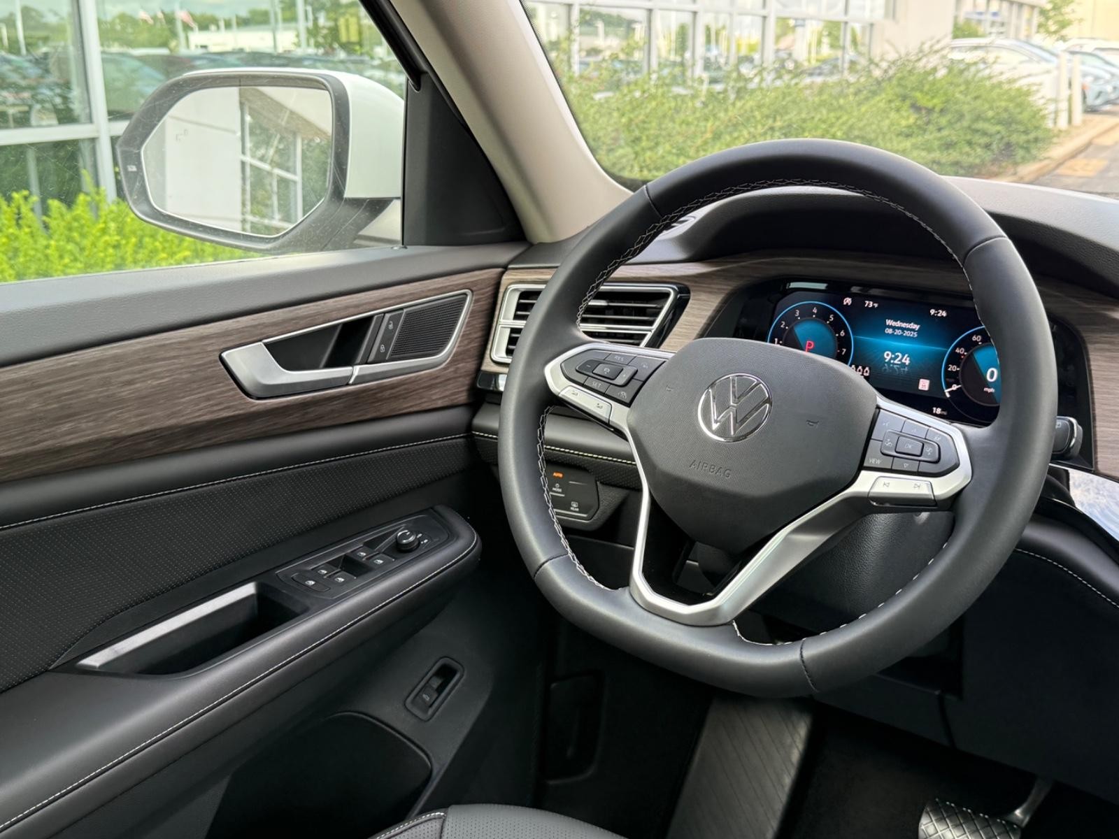Volkswagen Atlas Vehicle Image 10