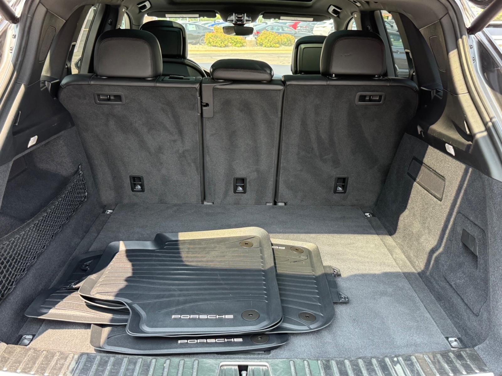 Porsche Cayenne Vehicle Image 05