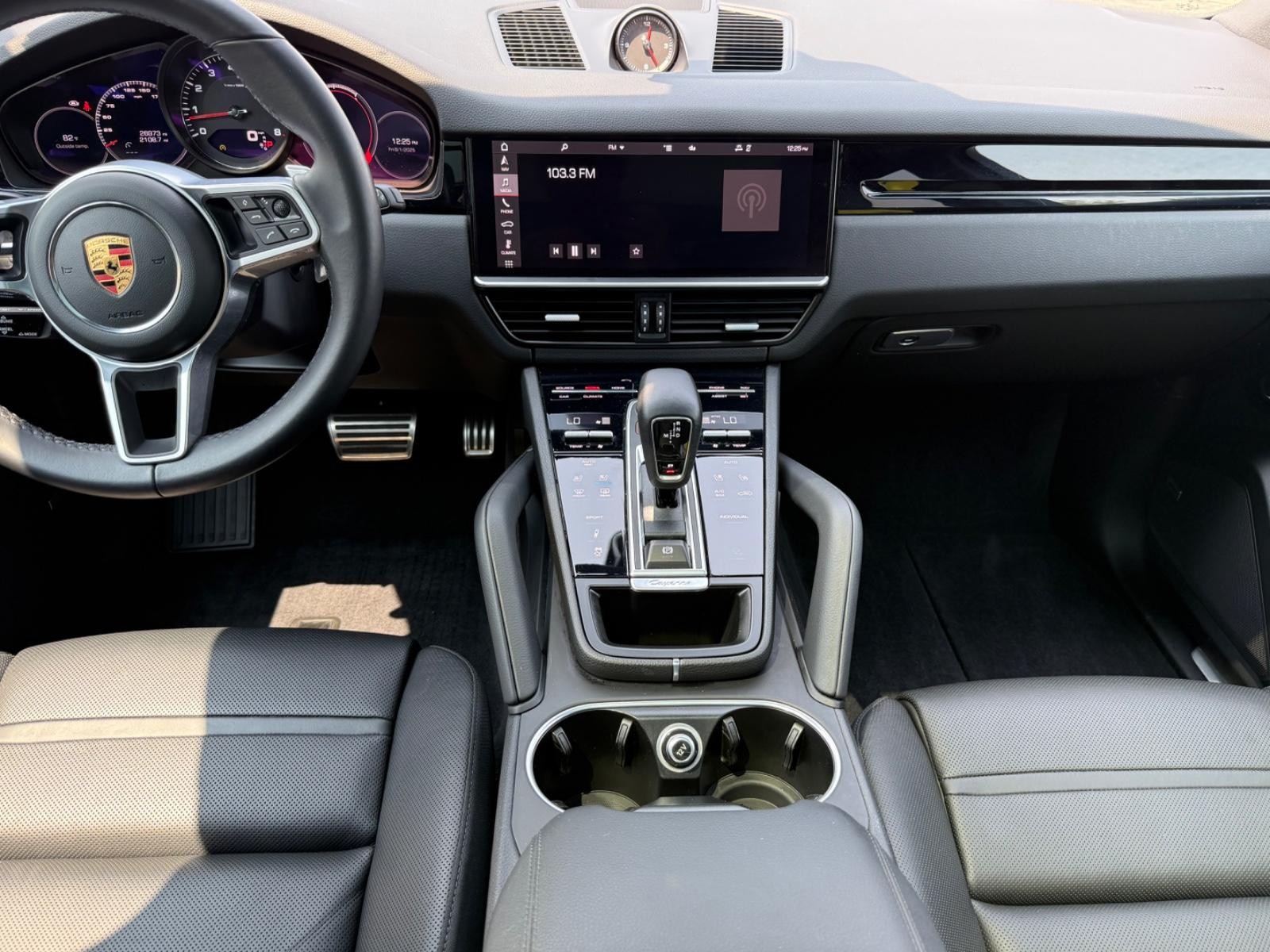 Porsche Cayenne Vehicle Image 11