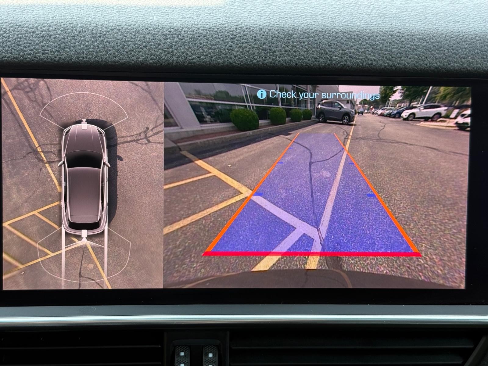 Porsche Cayenne Vehicle Image 21