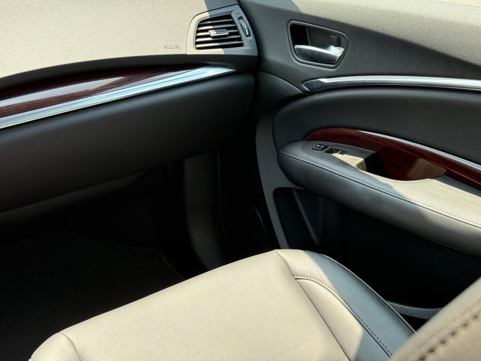 Acura MDX Vehicle Image 14
