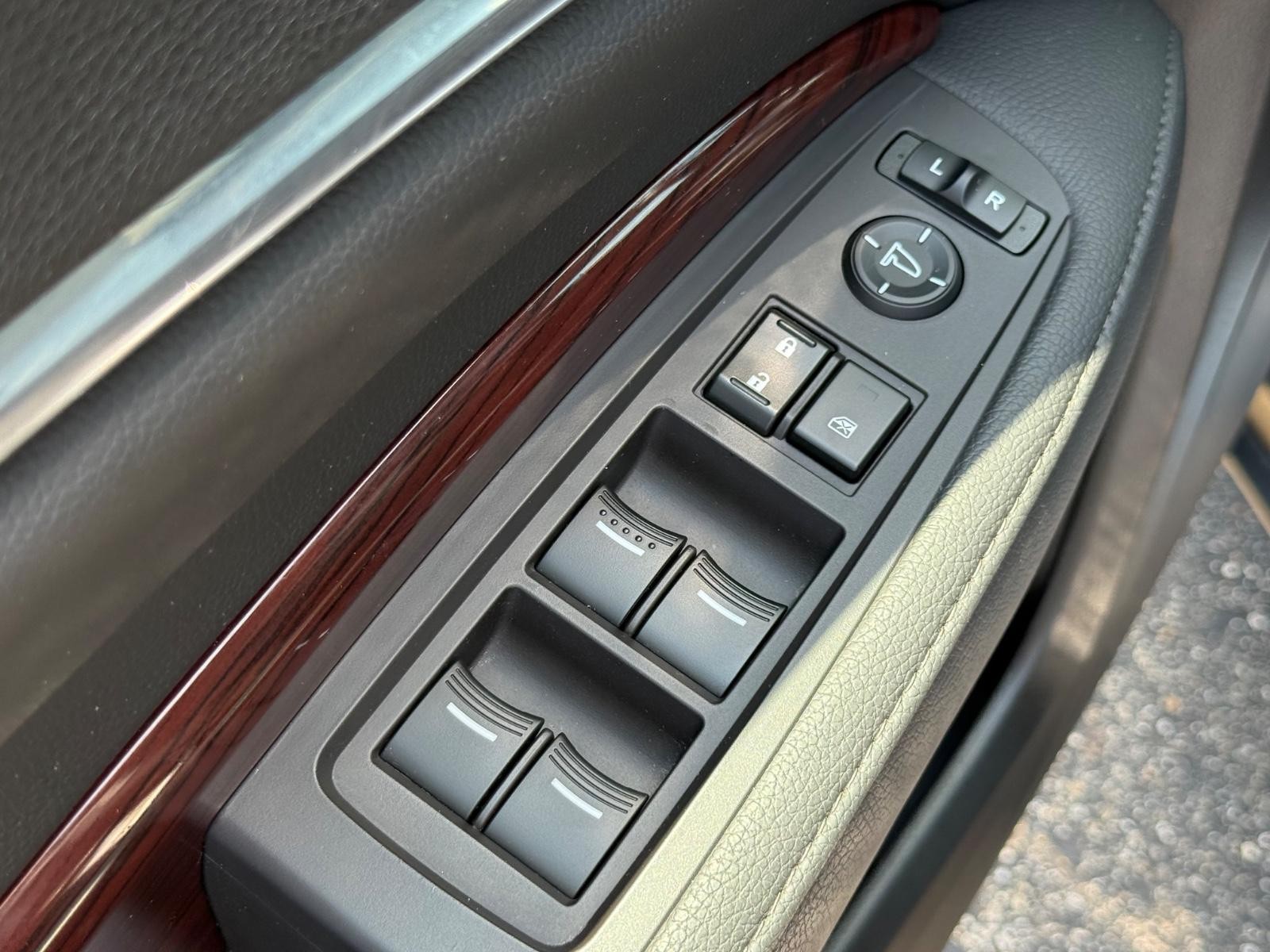 Acura MDX Vehicle Image 21